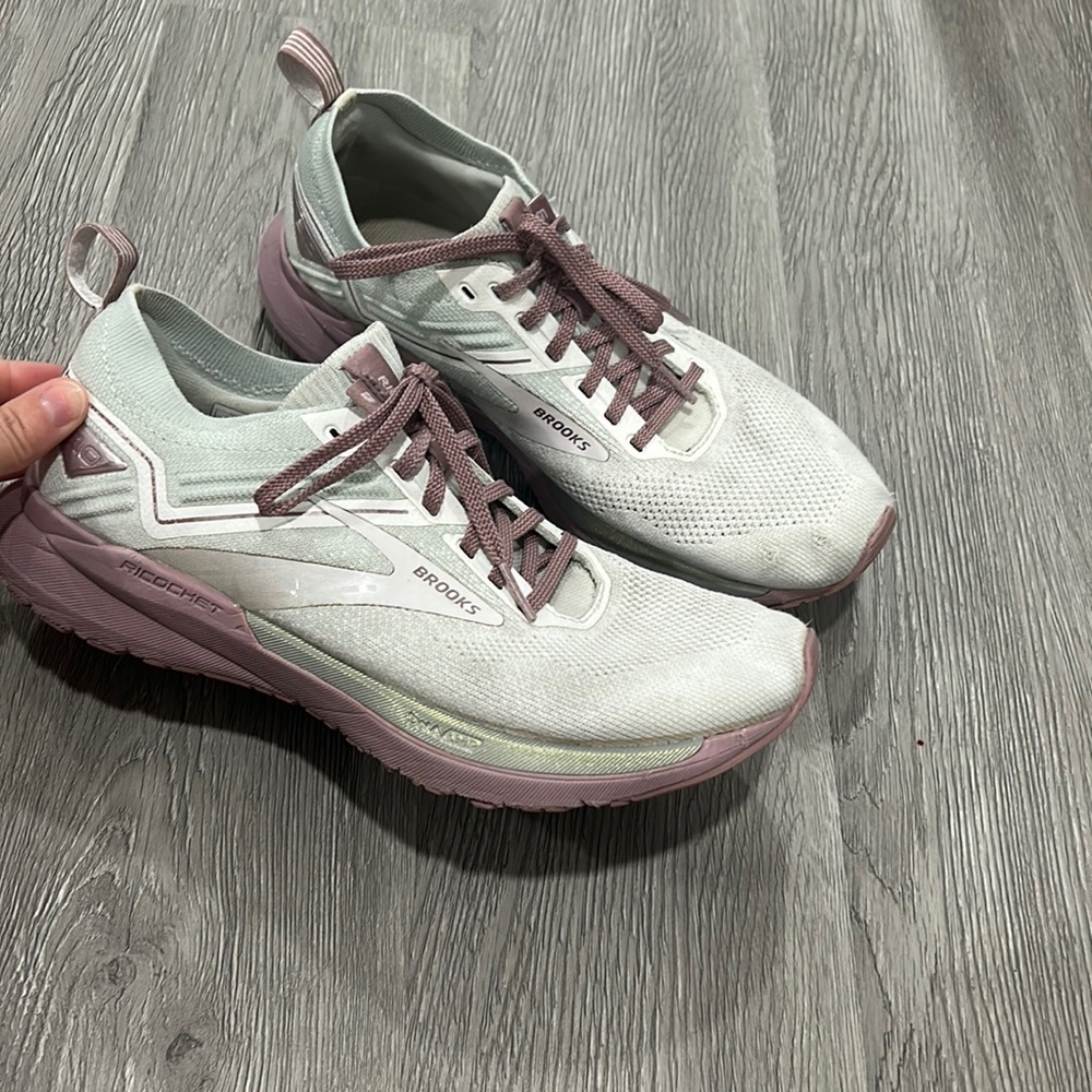 Brooks ricochet 3